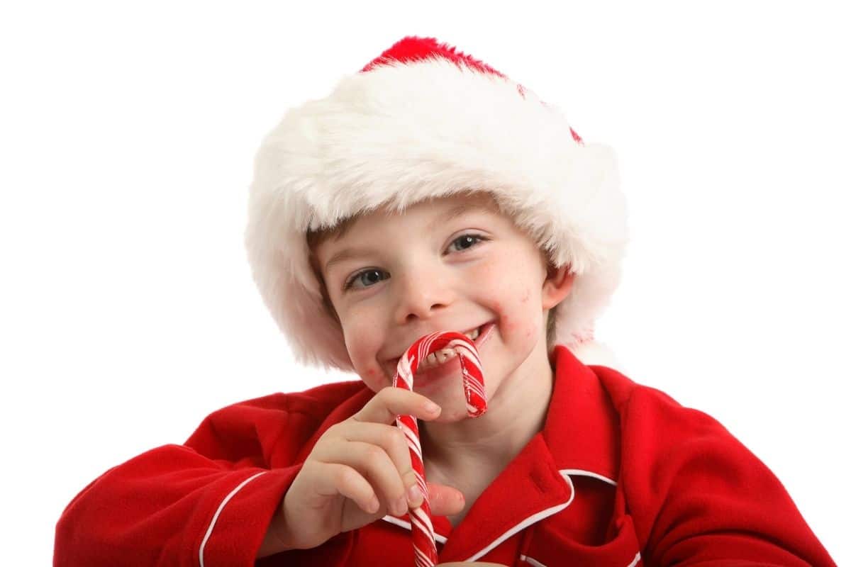 Chocolate vs. Candy Canes: Which Holiday Treat Is Better for Your Teeth?